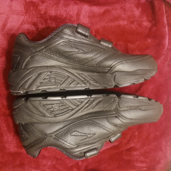 Brooks Addiction Walker Men's Size 7.5 Color" Black Pre-owned - Picture 2 of 12